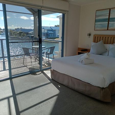The View - Captains Cove Waterfront Resort Paynesville Exteriör bild