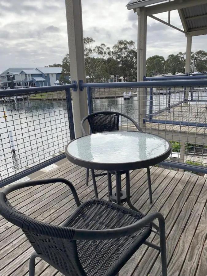 The View - Captains Cove Waterfront Resort Paynesville Exteriör bild