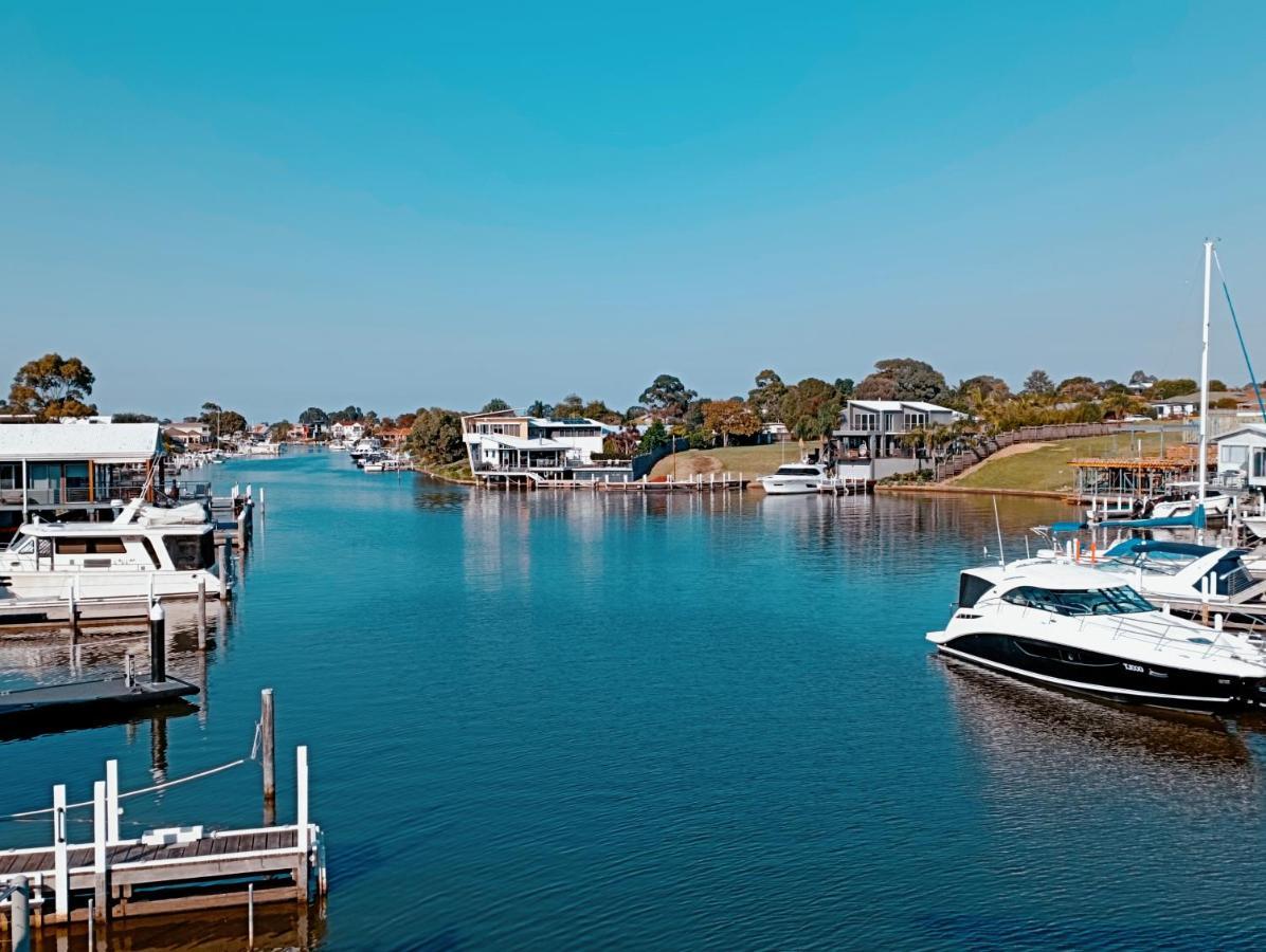 The View - Captains Cove Waterfront Resort Paynesville Exteriör bild